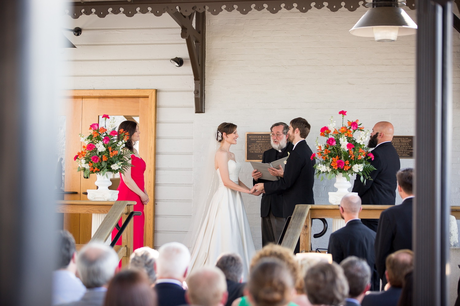 gettysburg-wedding-photography-train-station-museum-and-vistors-center-wedding-photography-gettysburg-museum-and-visitor-center